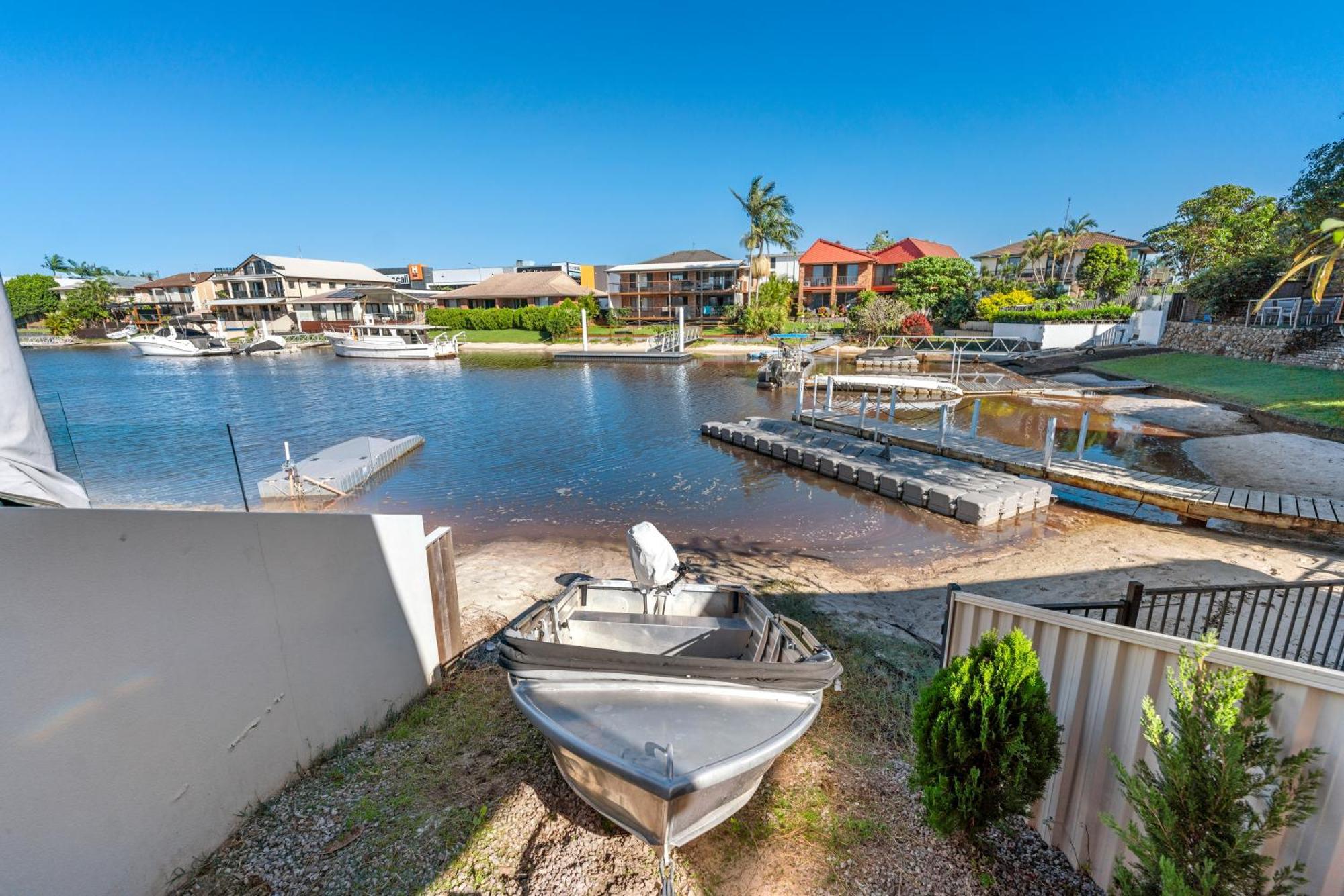 Lux Waterfront With Magnesium - The Goldie * Gold Coast