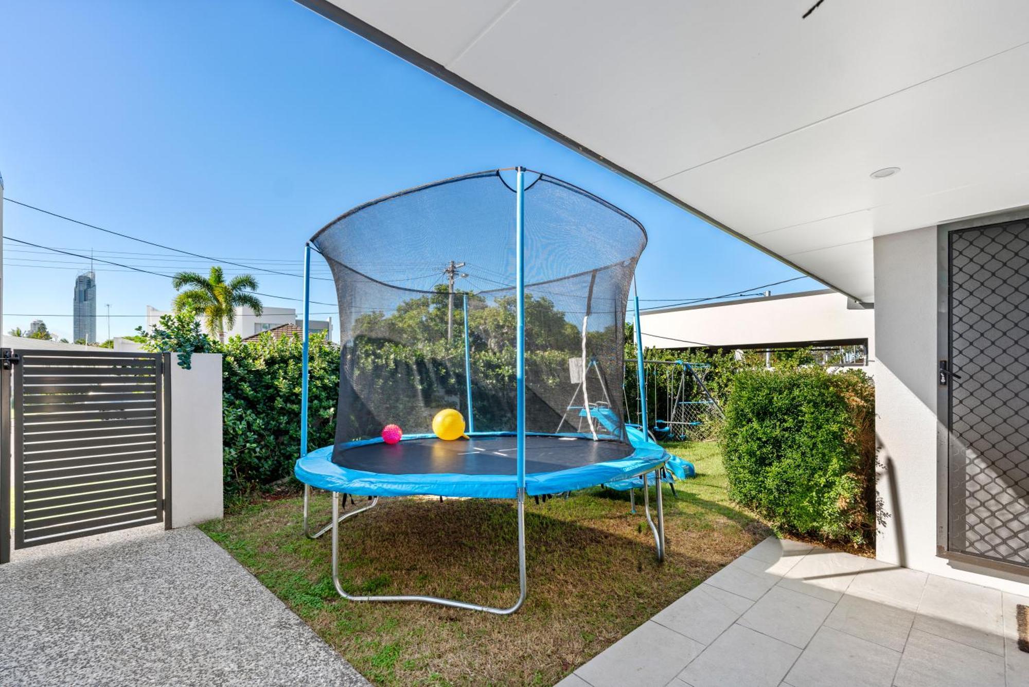Lux Waterfront With Magnesium - The Goldie Gold Coast