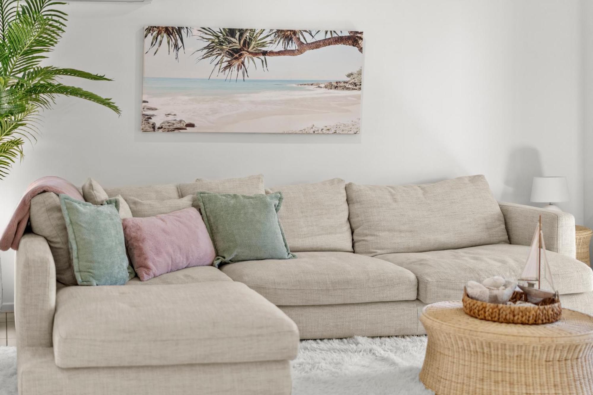 Villa Lux Waterfront With Magnesium - The Goldie