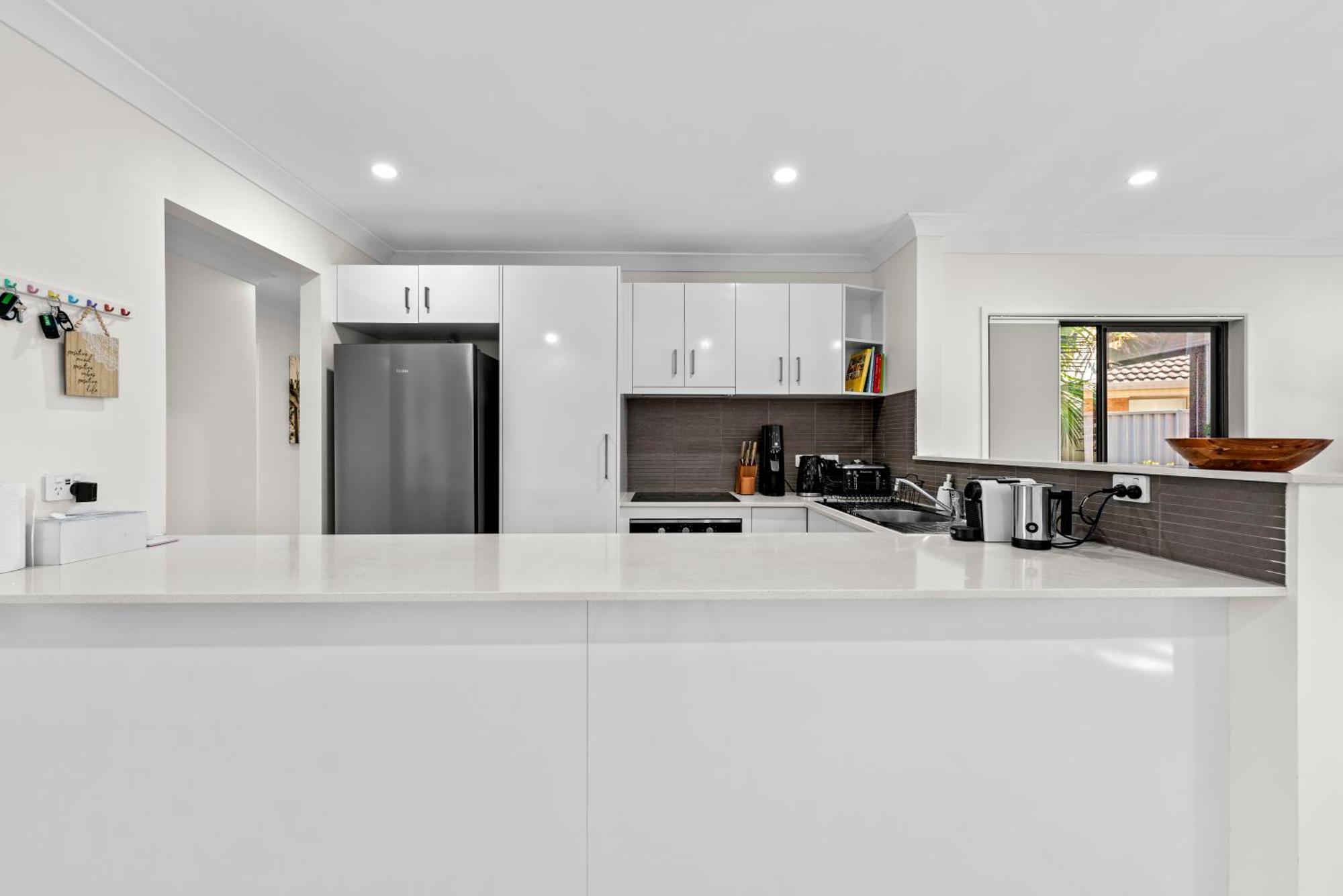 Villa Lux Waterfront With Magnesium - The Goldie *
