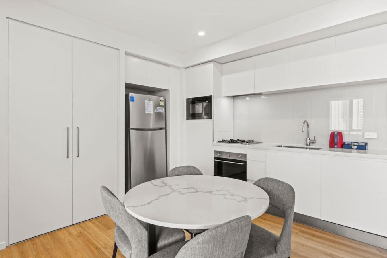 Family Friendly 2 Bedroom With Ocean Views Apartment *