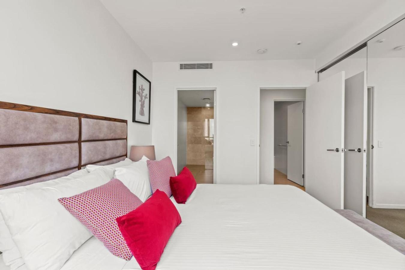Family Friendly 2 Bedroom With Ocean Views Apartment