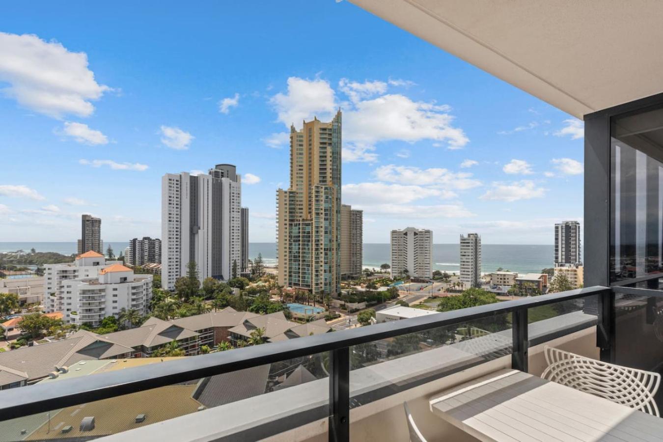 Apartment Family Friendly 2 Bedroom With Ocean Views