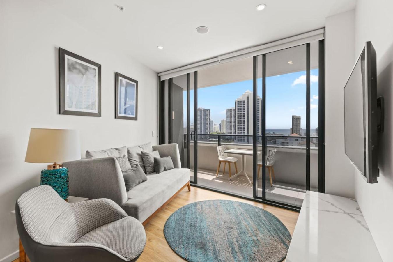 Family Friendly 2 Bedroom With Ocean Views Apartment Gold Coast