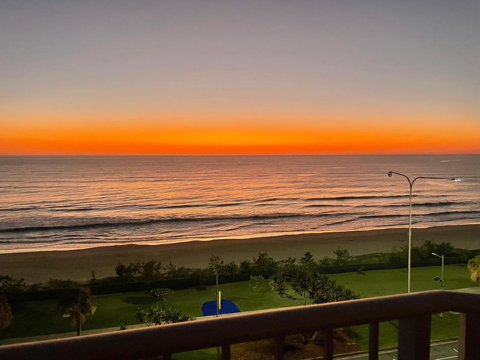 2 Bdrm 2 Bthrm Beachfront Surfers Paradise * Gold Coast