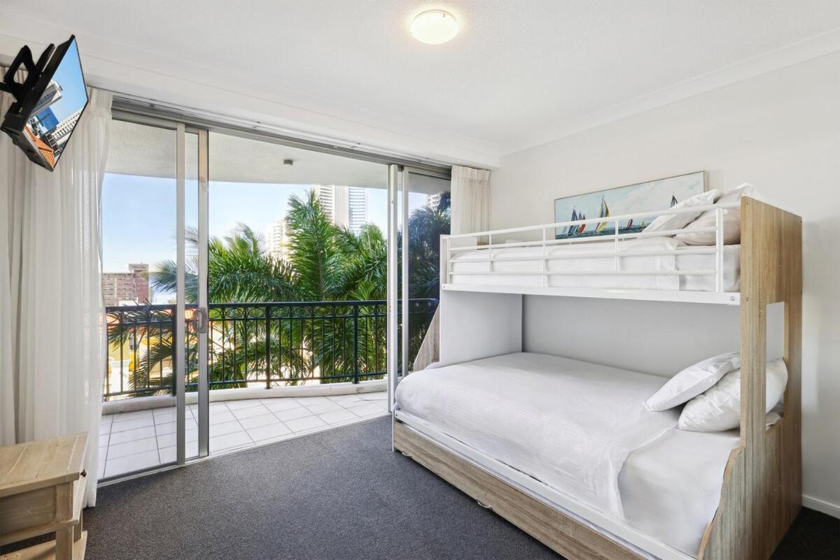 Surfers Paradise 2 Bedroom Oasis