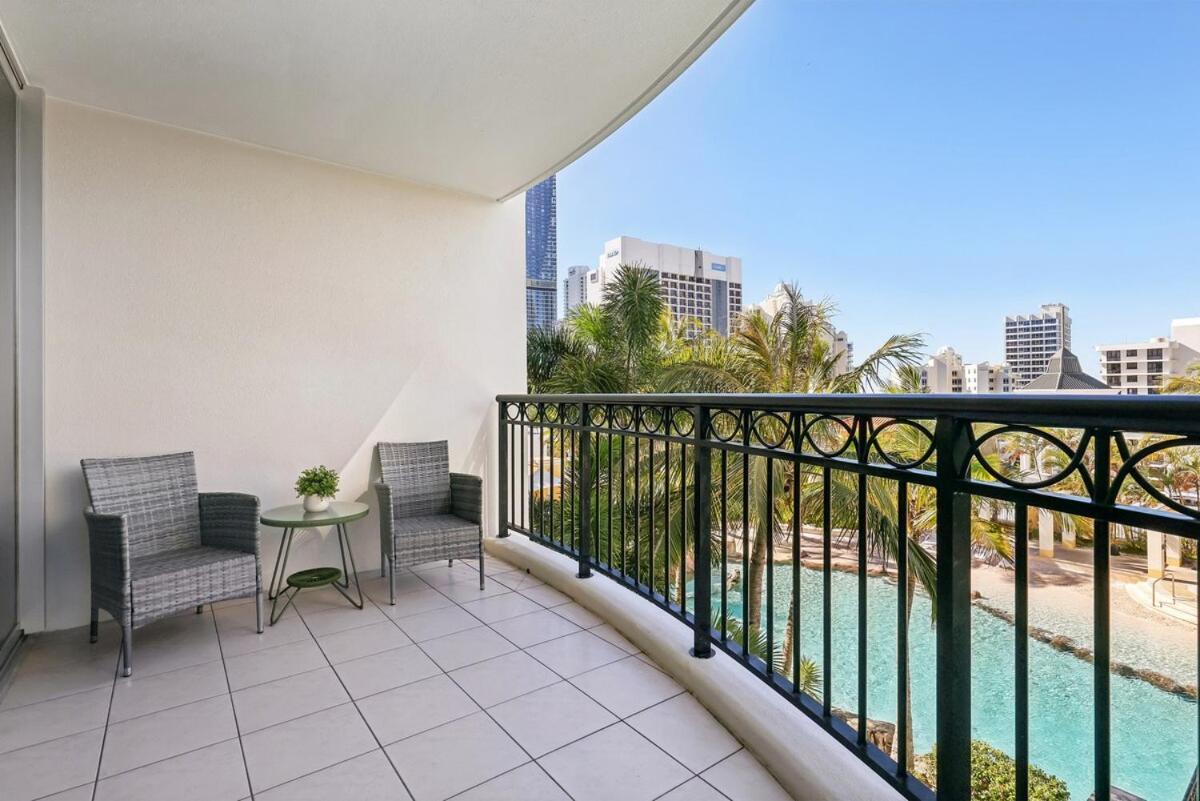Surfers Paradise 2 Bedroom Oasis Apartment Gold Coast