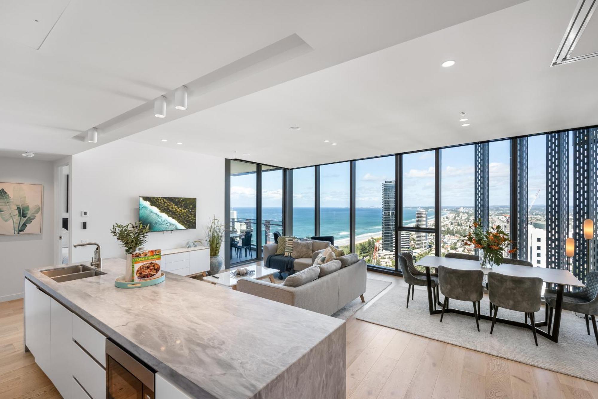 The Sub-penthouse - Ocean View 34floor 3br In Broadbeach With Parking And Pool Gold Coast