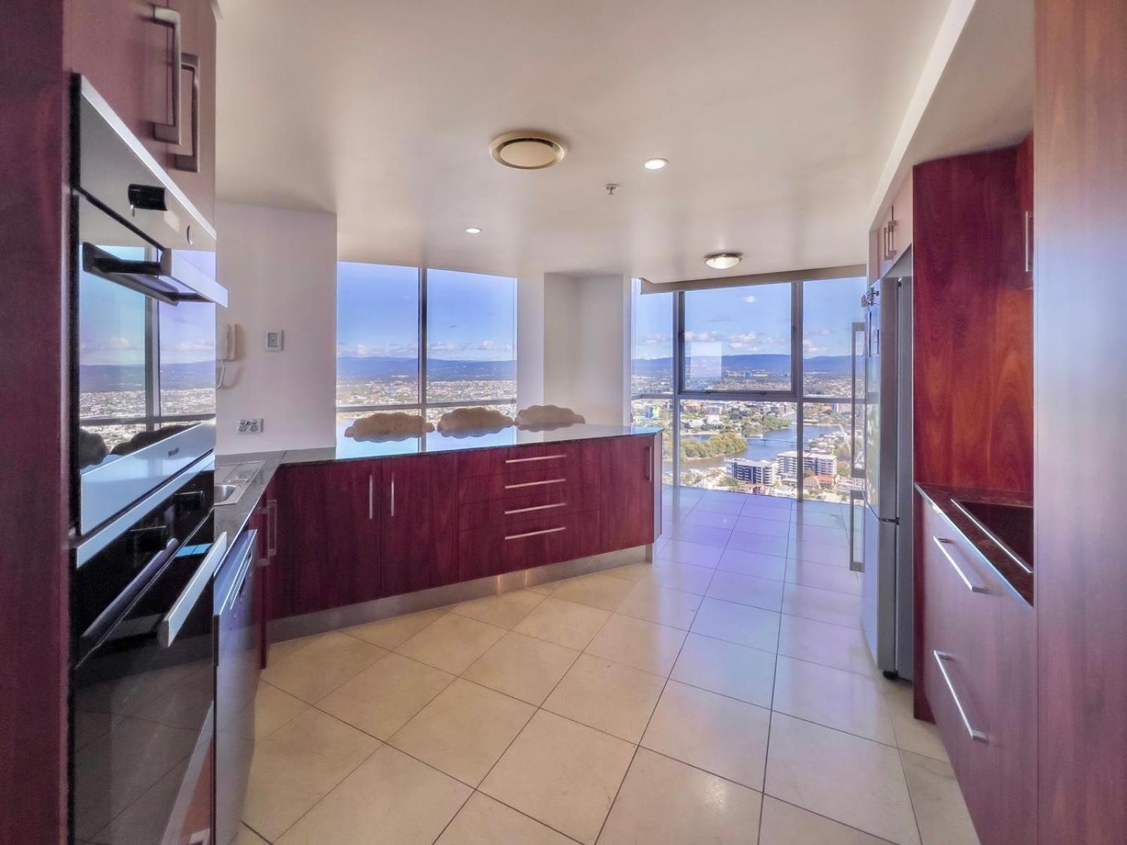 Sub-penthouse 44th Floor! Apartment *