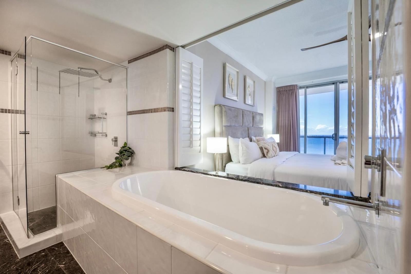 Apartment Sub-penthouse 44th Floor! *