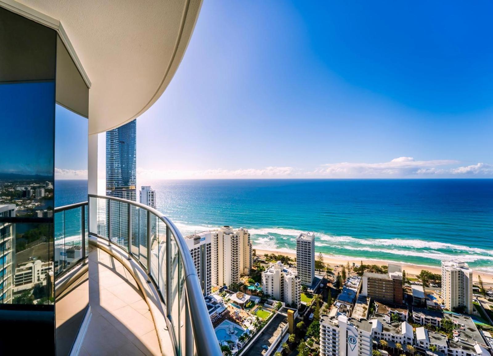 Sub-penthouse 44th Floor! Apartment Gold Coast
