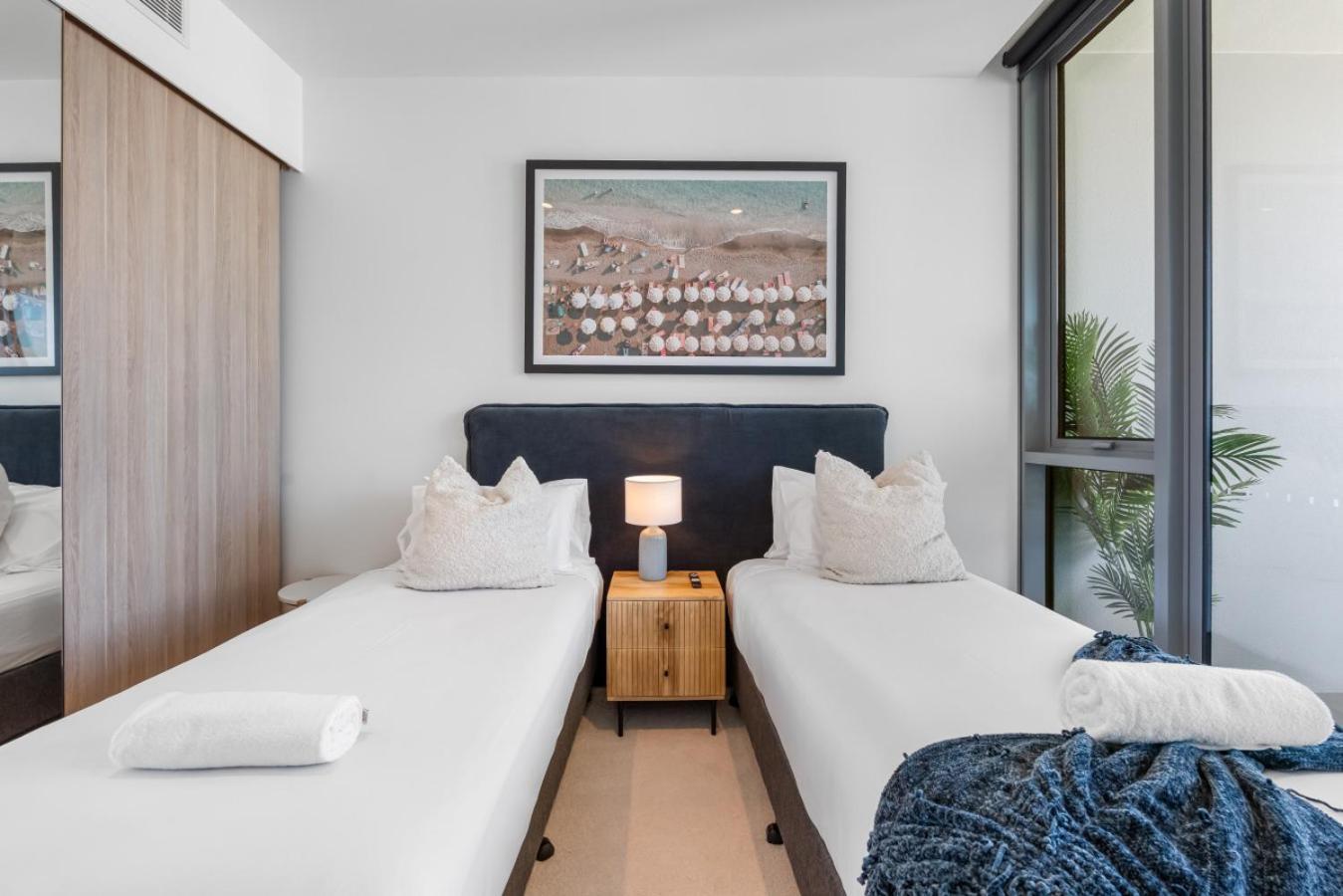The Sub-penthouse - Ocean View 34floor 3br In Broadbeach With Parking And Pool Apartment Gold Coast