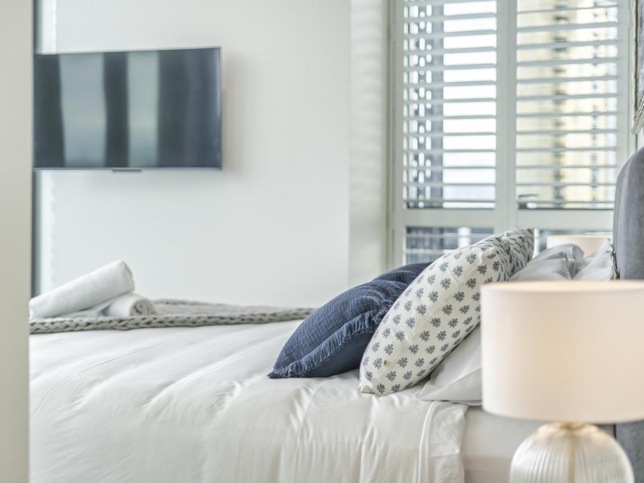 The Sub-penthouse - Ocean View 34floor 3br In Broadbeach With Parking And Pool Apartment