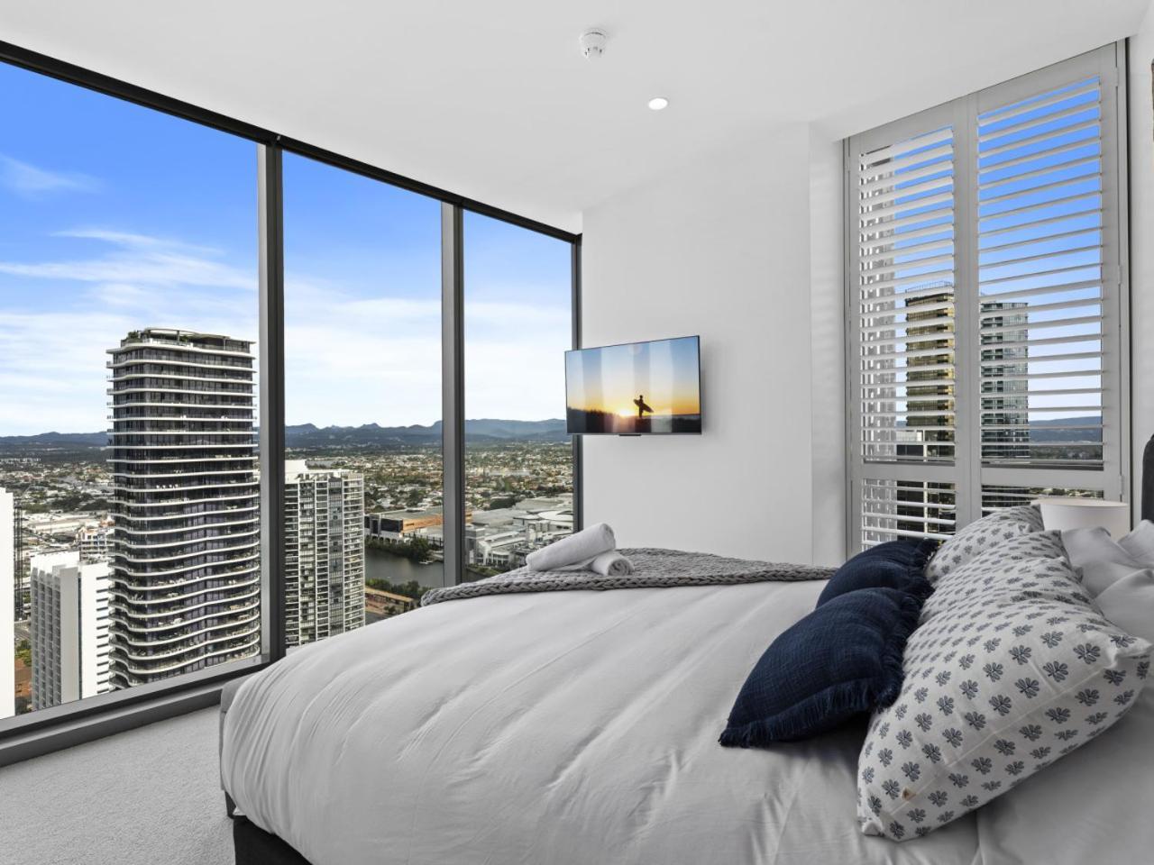 Apartment The Sub-penthouse - Ocean View 34floor 3br In Broadbeach With Parking And Pool