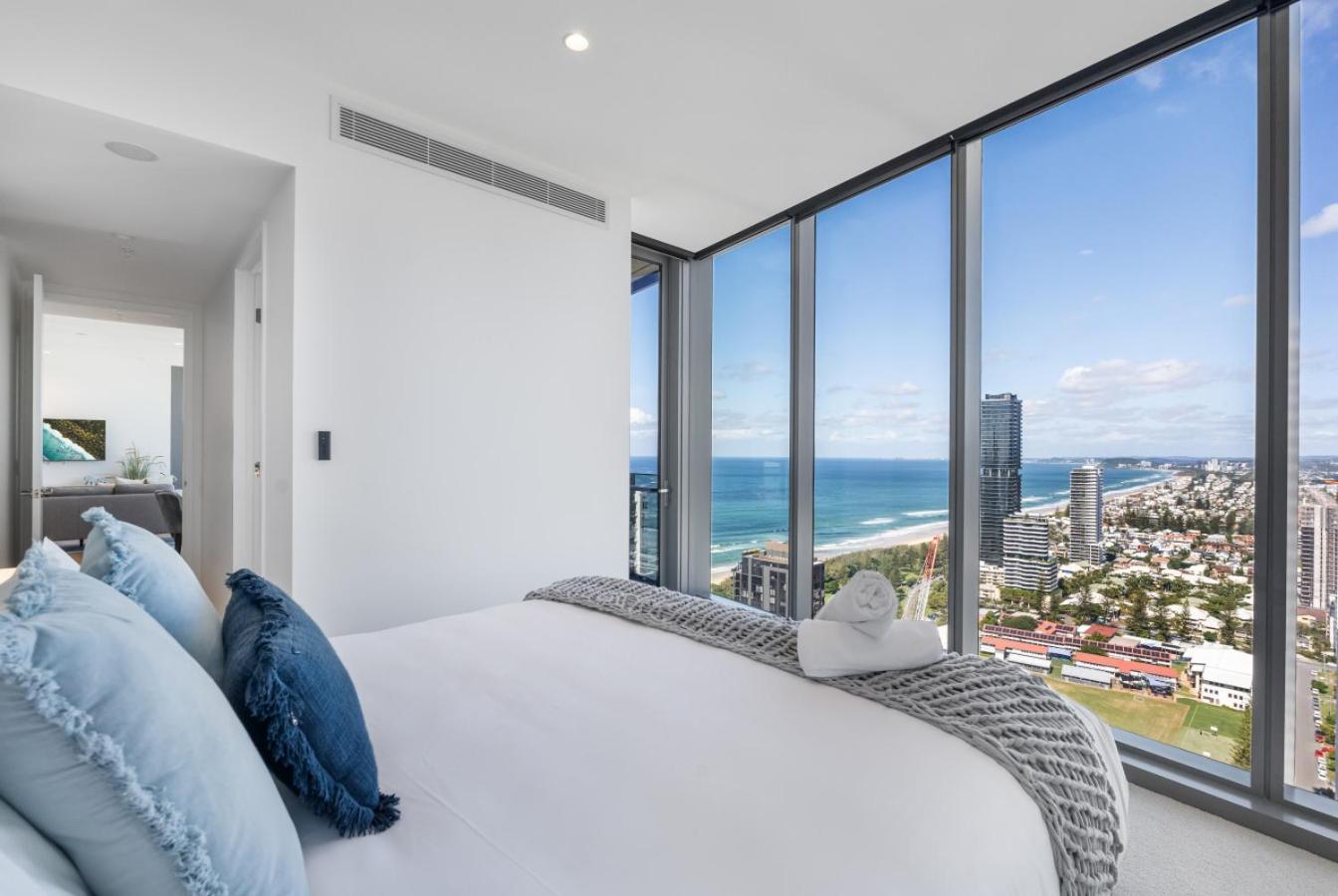 Apartment The Sub-penthouse - Ocean View 34floor 3br In Broadbeach With Parking And Pool