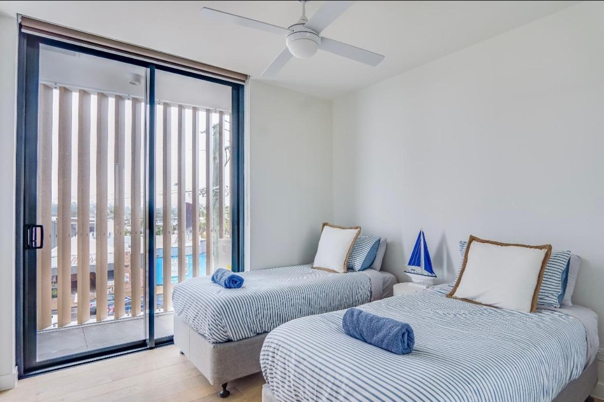 Luxury Palm Getaway Apartment *