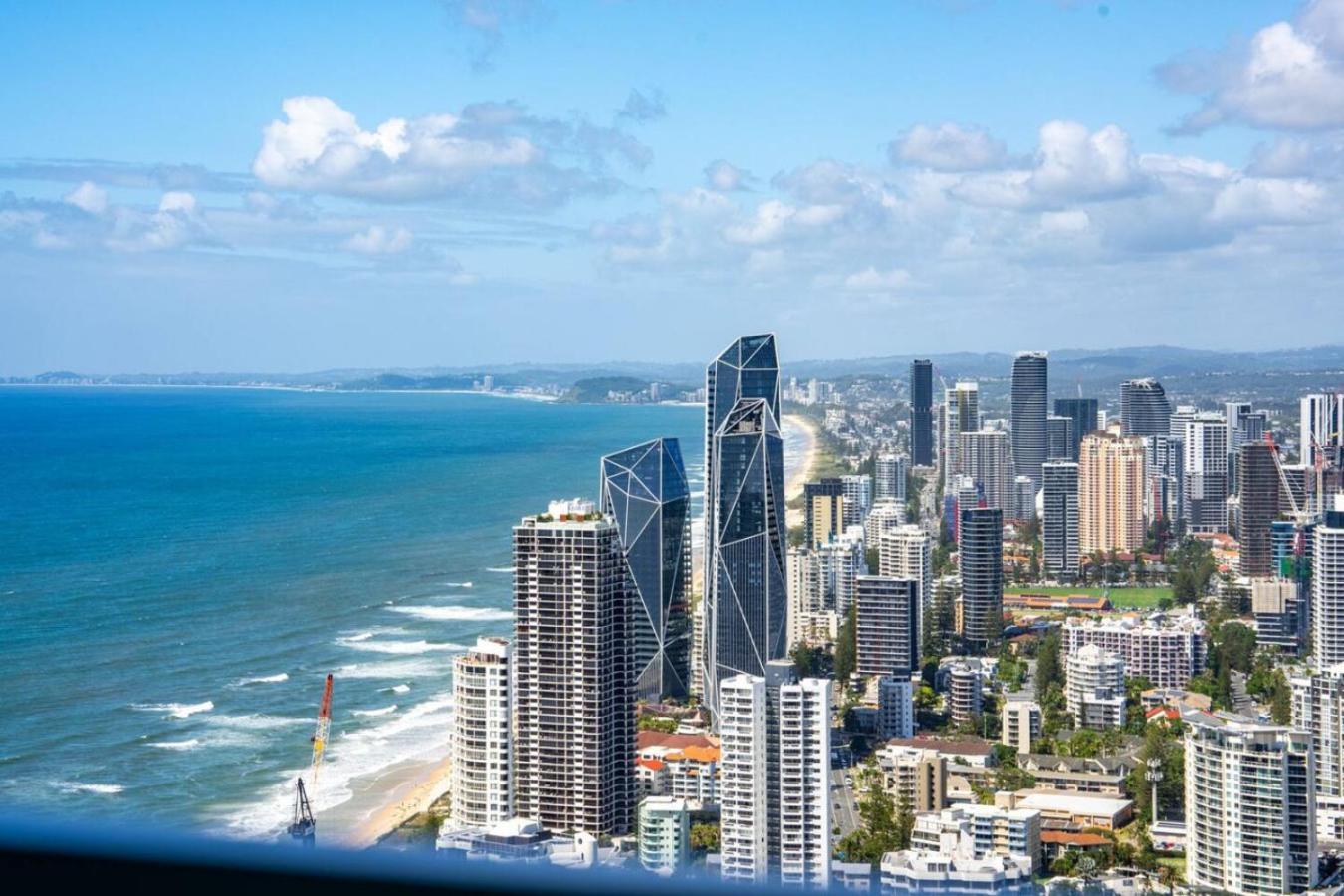 Sky On 54th Floor - Stunning South East Views *