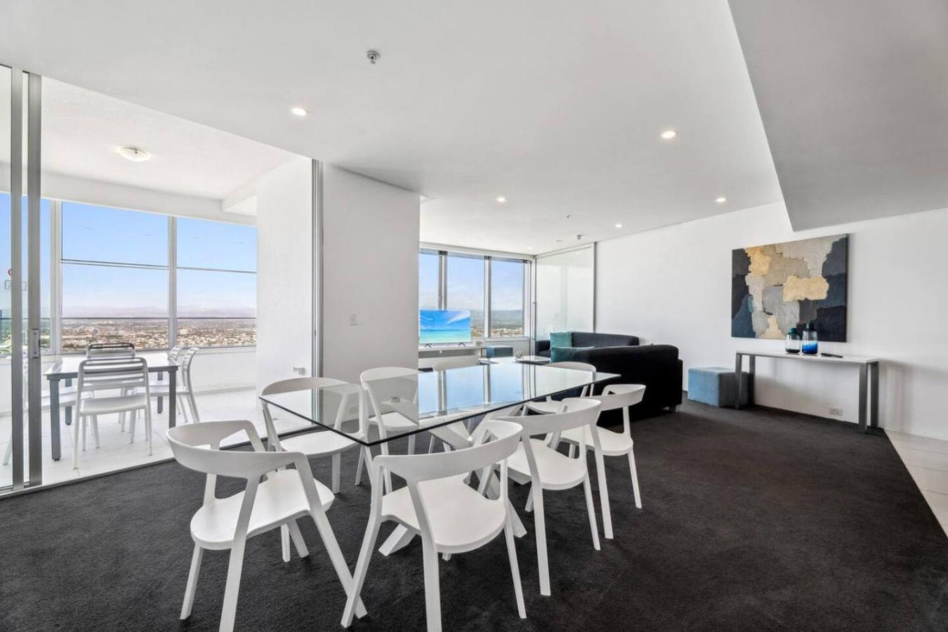 Apartment Sky On 54th Floor - Stunning South East Views *