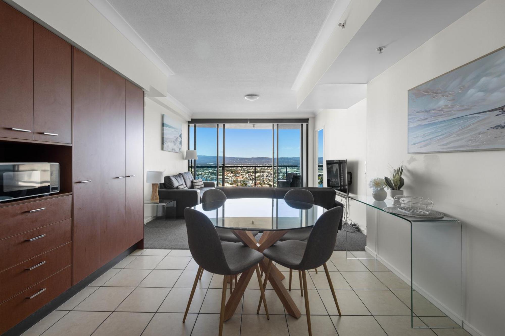 Towers Of Chevron - Private - Hosted By Coastal Letting Co. * Gold Coast