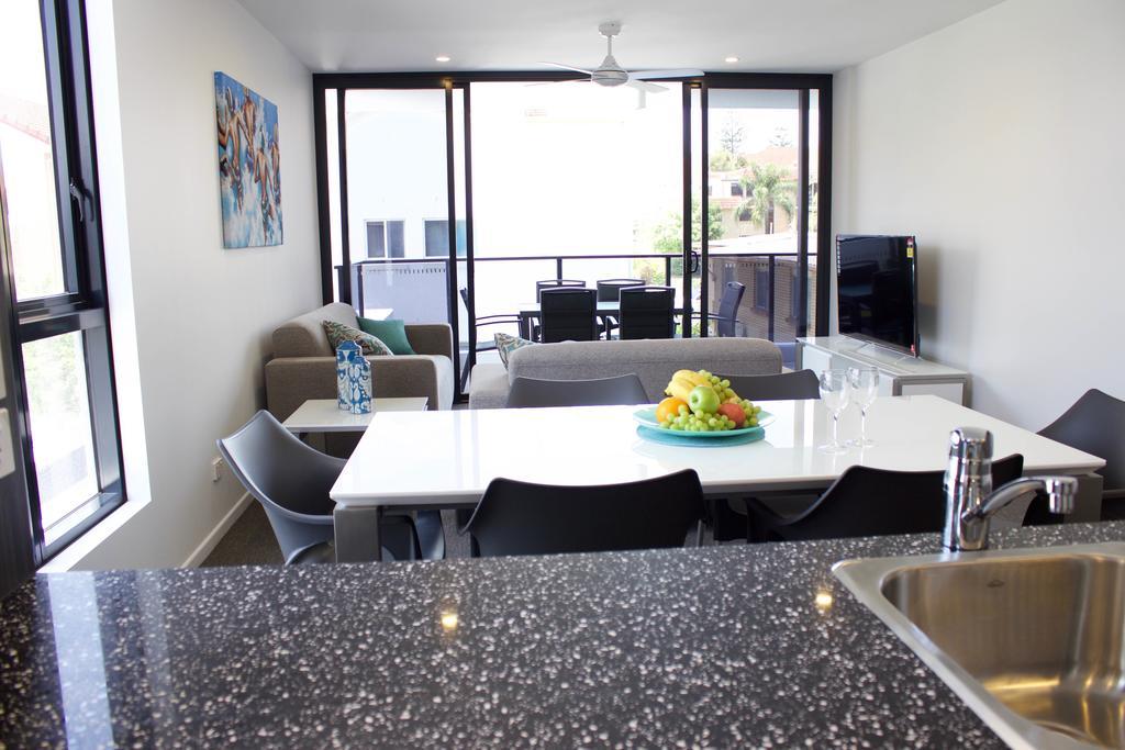 Synergy Broadbeach - Official Aparthotel Gold Coast
