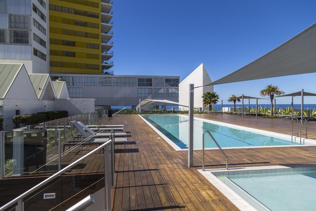 Ultiqa Air On Broadbeach 4*