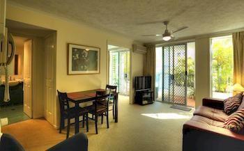Surfers One Aparthotel