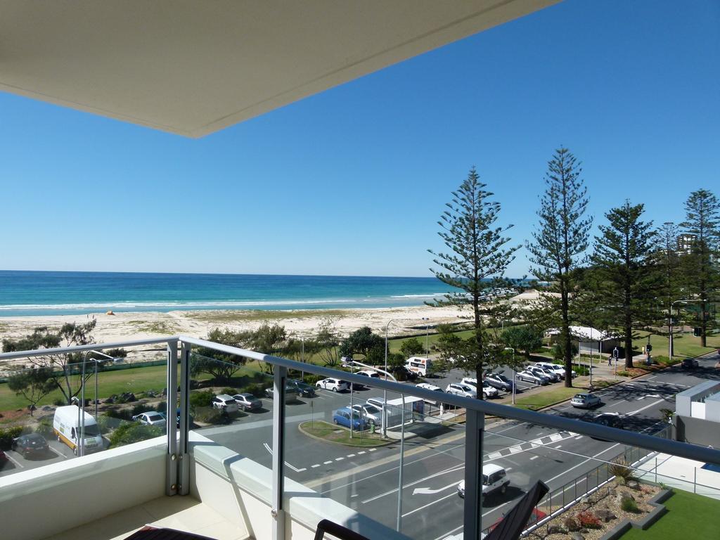 Pure Kirra Aparthotel 3*