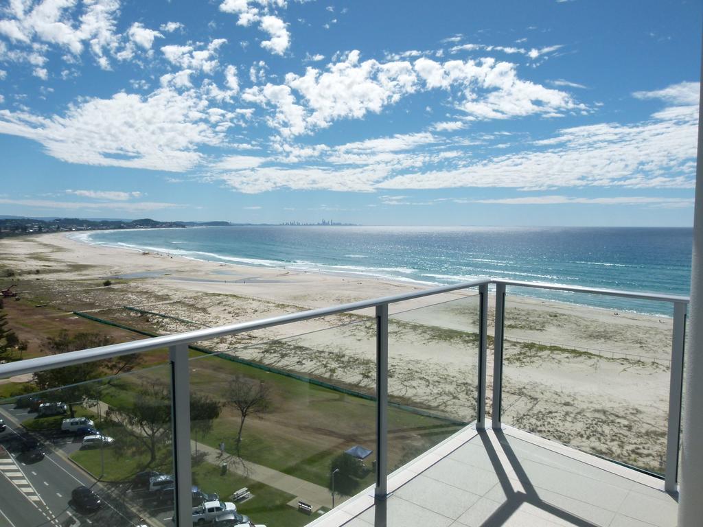 Pure Kirra Aparthotel