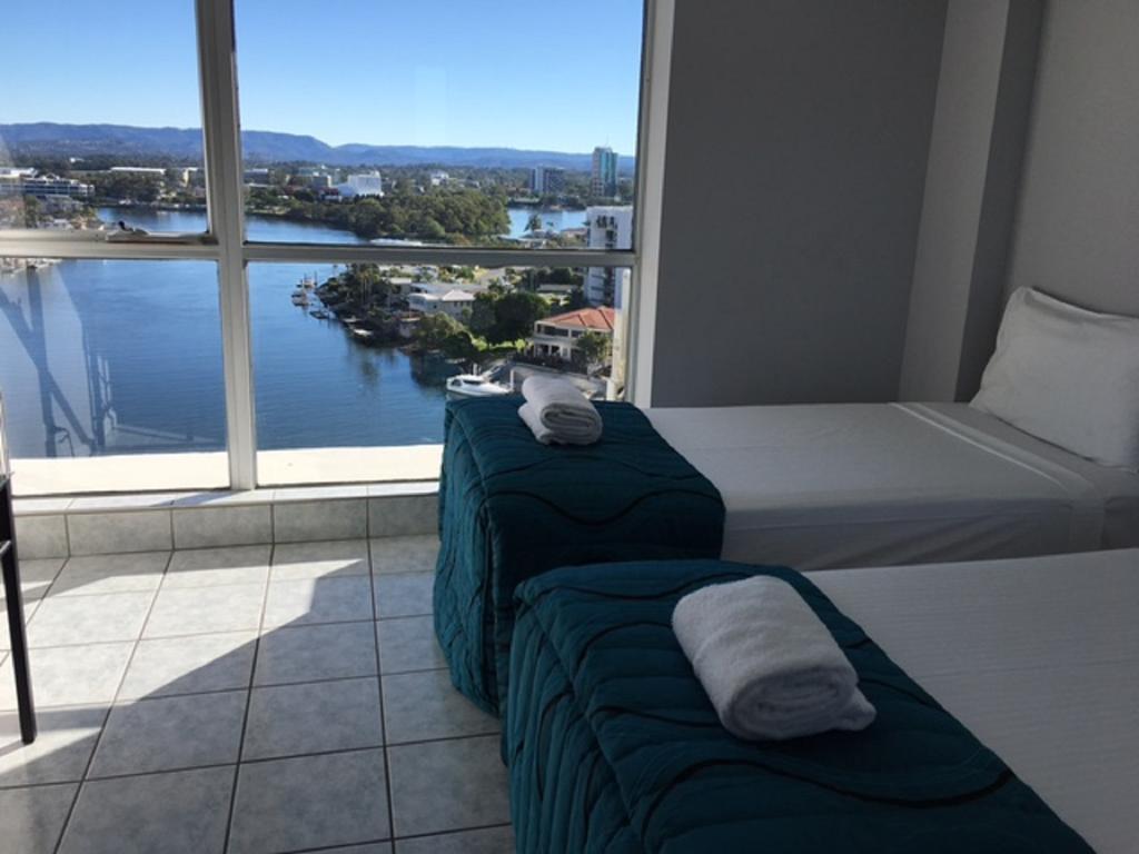 Moorings On Cavill Surfers Paradise