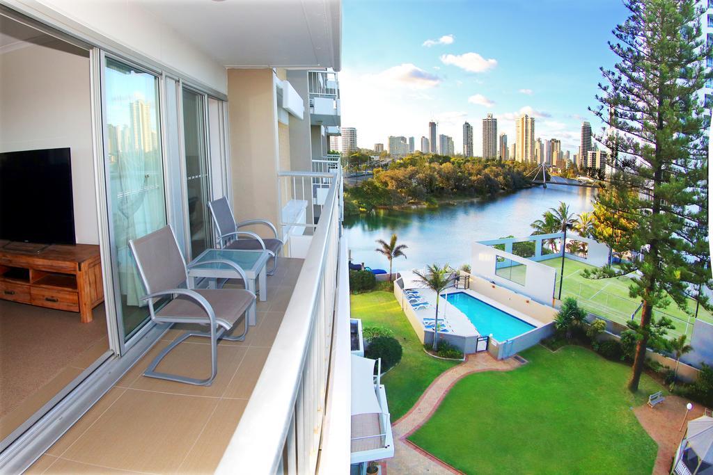 Narrowneck Court