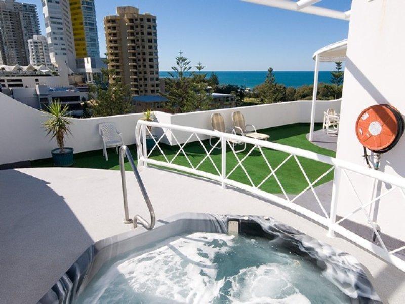 The Ritz Heated Pool Gold Coast