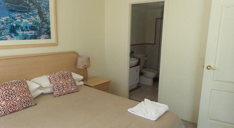 Aparthotel The Ritz Heated Pool 4*
