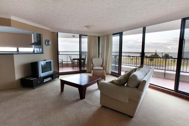 Broadwater Shores Waterfront Gold Coast