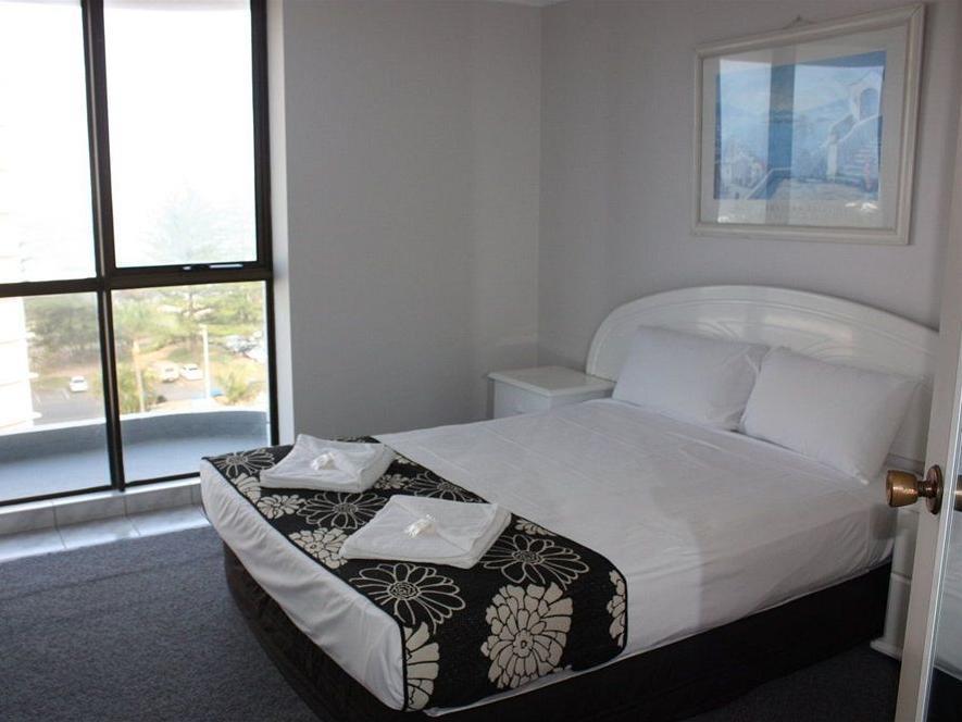 Burleigh Gardens North Hi-rise 3*