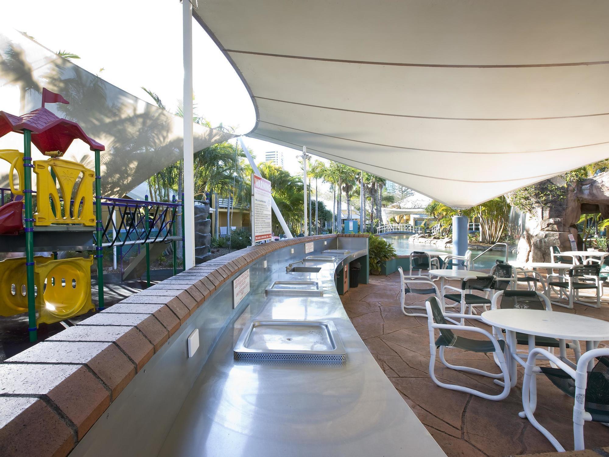 Breakfree Diamond Aparthotel 4*
