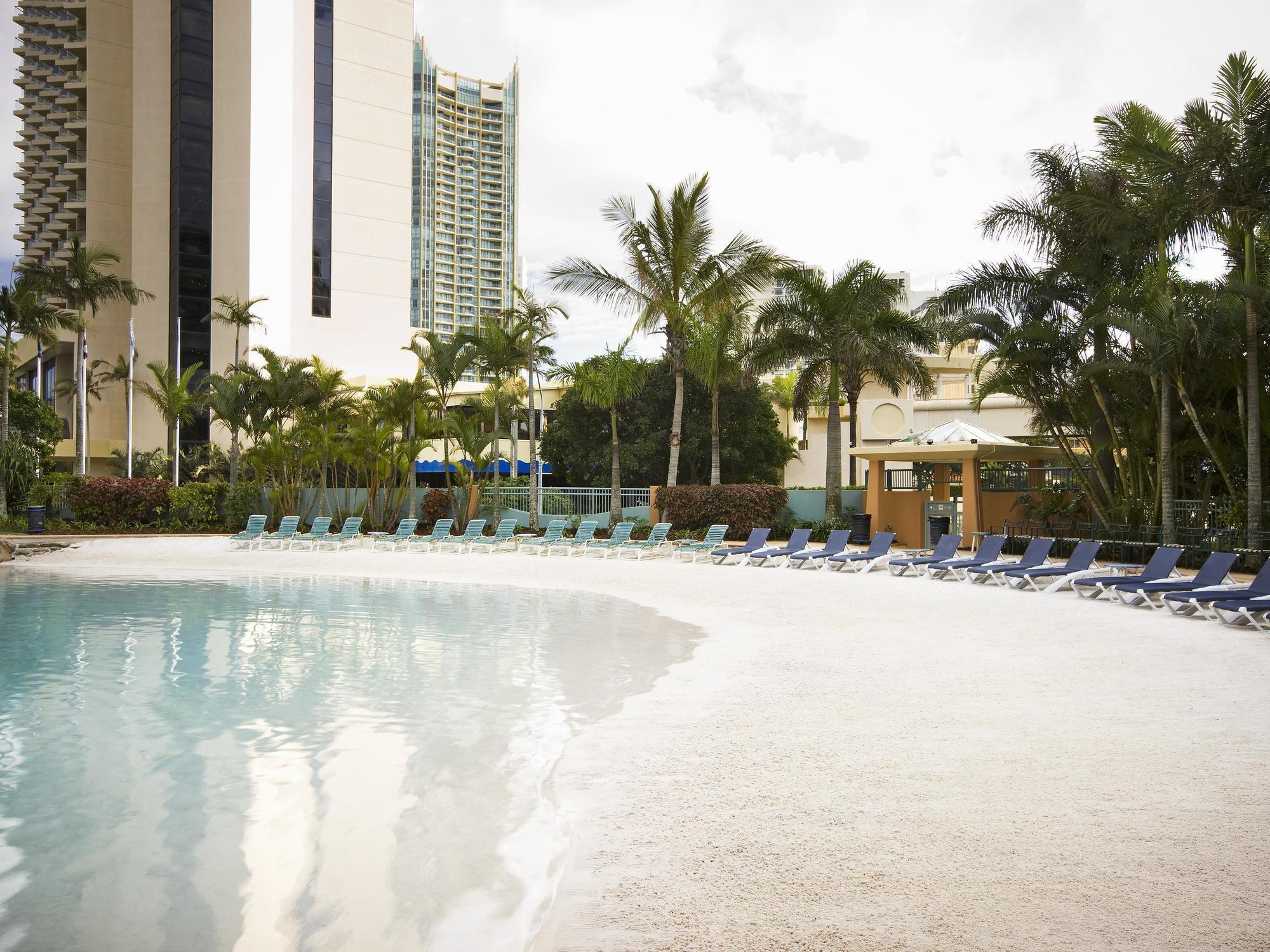 Mantra Crown Towers Aparthotel