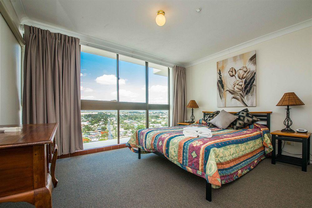 Broadwater Shores Waterfront Aparthotel