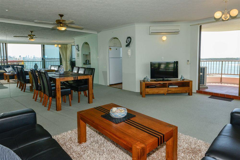 Broadwater Shores Waterfront 3*