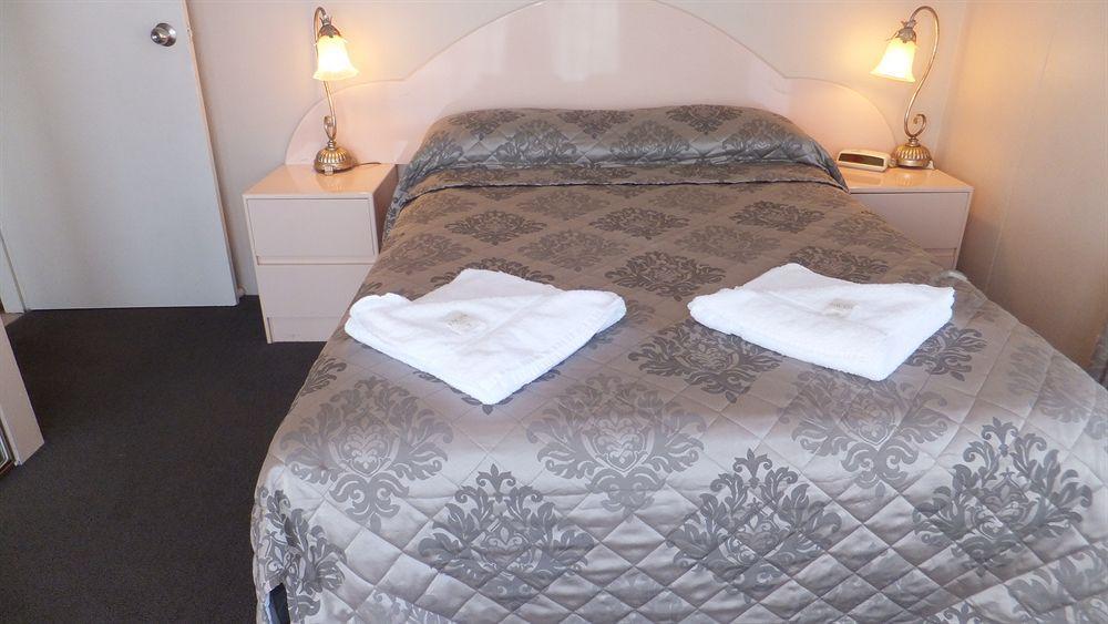 Broadwater Shores Waterfront Aparthotel 3*
