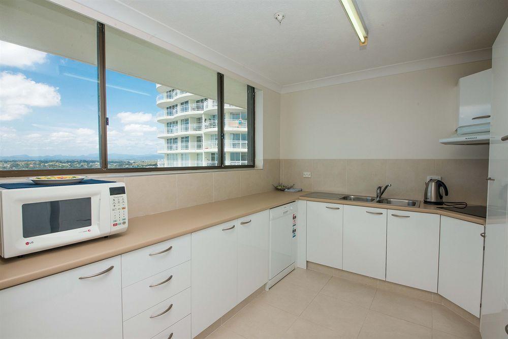 Broadwater Shores Waterfront 3* Gold Coast