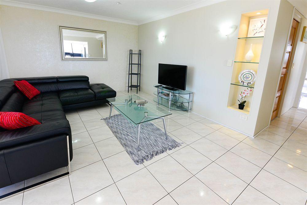 Broadwater Shores Waterfront Aparthotel