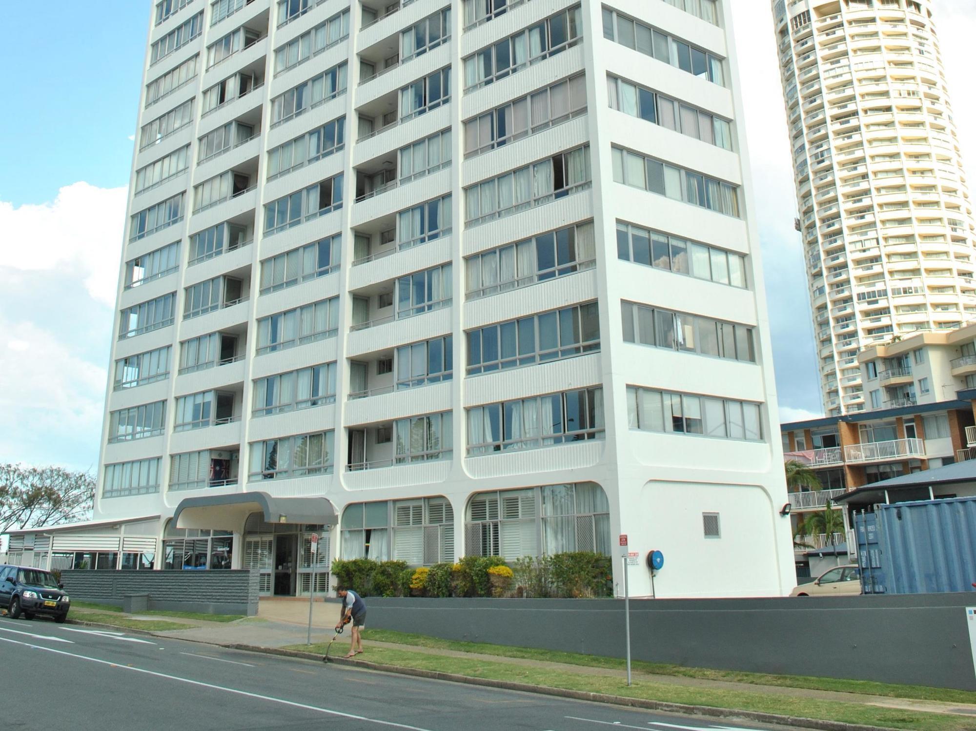 The Shore - Beachfront Aparthotel