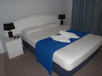 Anchordown Aparthotel 3*