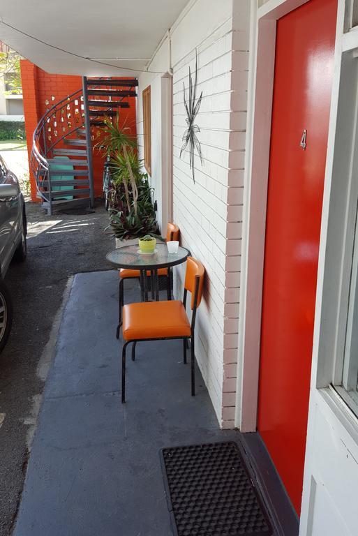 Motel Burleigh Break