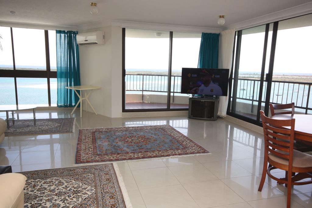 Broadwater Shores Waterfront 3*