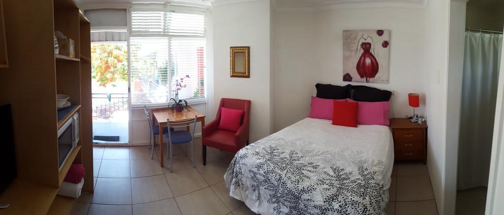 Motel Burleigh Break