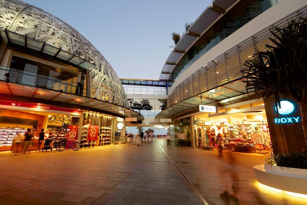 Apartment 8 The Esplanade Surfers Paradise *