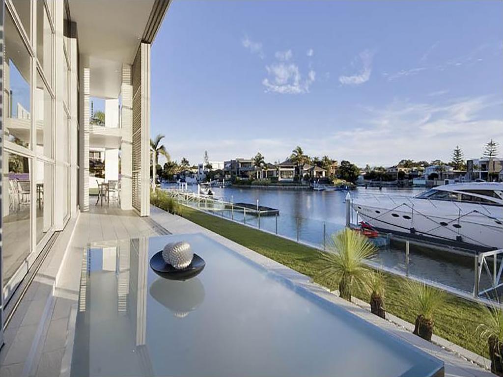 Luxury Waterfront 5*