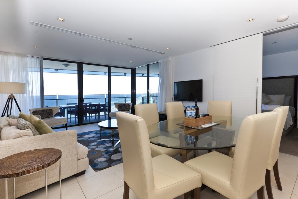 Apartment 8 The Esplanade Surfers Paradise