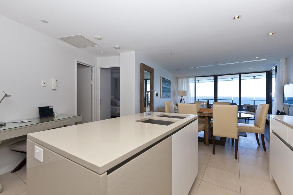 8 The Esplanade Surfers Paradise Apartment